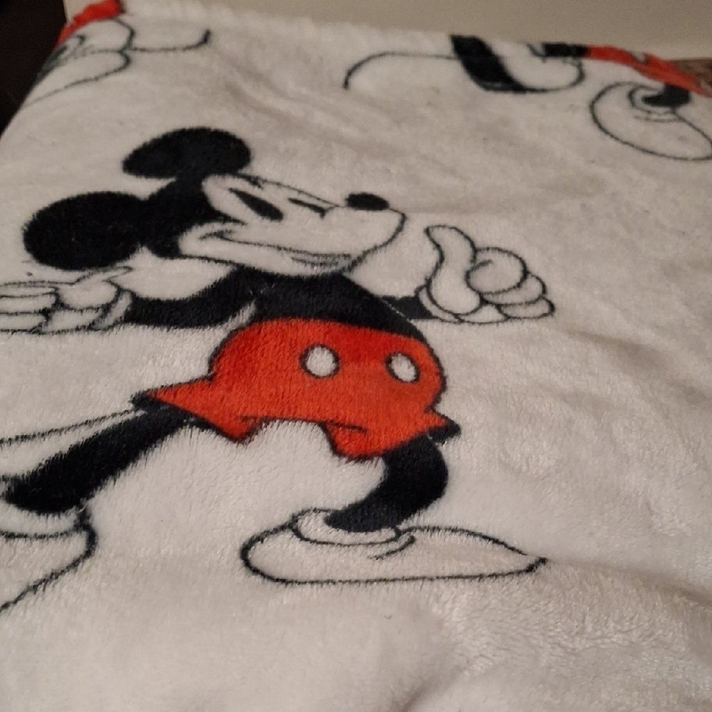 Disney Mickey Mouse Plush Fleece Throw - Red, Black, White